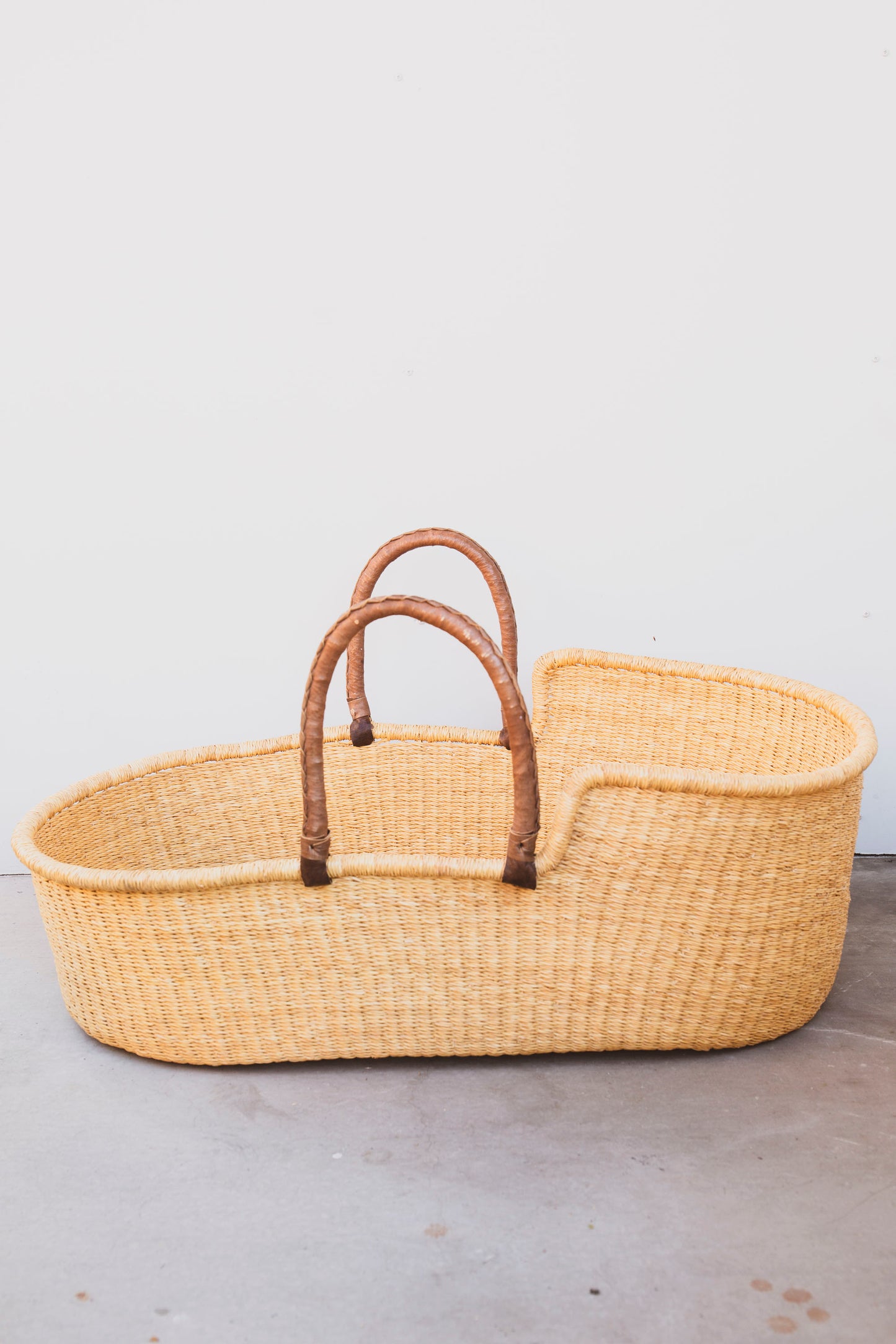 Baby Moses Bassinet with Leather Handle - Light Brown